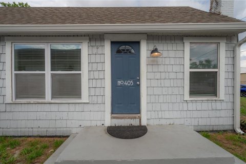 Immobilier commercial à vendre à Tampa, Floride: 3 chambres, 124.3 m2 № 2284182 - photo 2