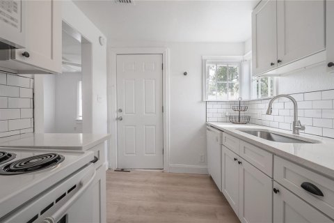 Immobilier commercial à vendre à Tampa, Floride: 3 chambres, 124.3 m2 № 2284182 - photo 26