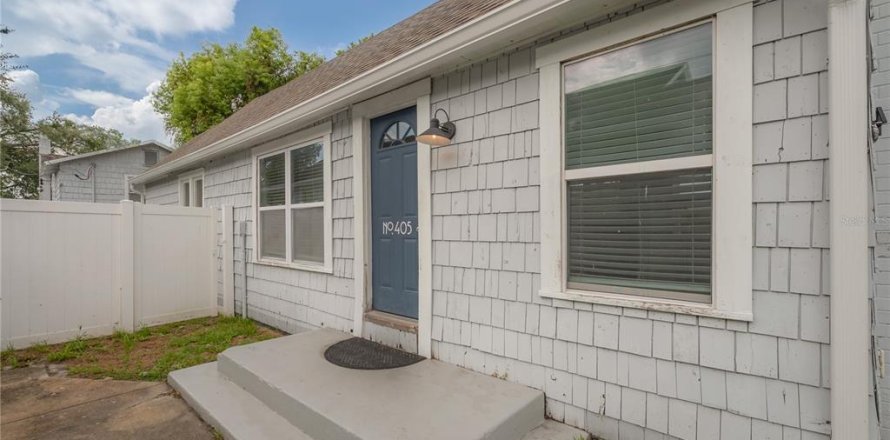 Immobilier commercial à Tampa, Floride 3 chambres, 124.3 m2 № 2284182