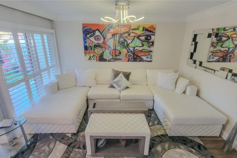 House in Plantation, Florida 3 bedrooms, 136.85 sq.m. № 1776251 - photo 30
