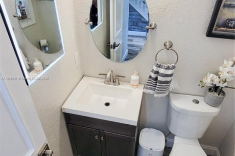 House in Plantation, Florida 3 bedrooms, 136.85 sq.m. № 1776251 - photo 10