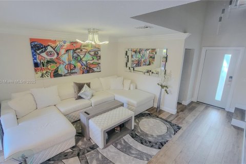 House in Plantation, Florida 3 bedrooms, 136.85 sq.m. № 1776251 - photo 29