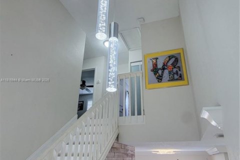 House in Plantation, Florida 3 bedrooms, 136.85 sq.m. № 1776251 - photo 8