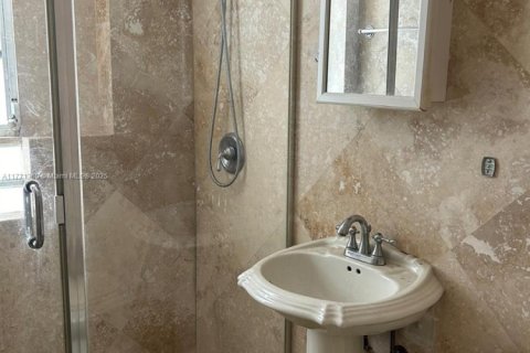 Купить кондоминиум в Майами-Бич, Флорида 1 комната, 66.33м2, № 2002325 - фото 17