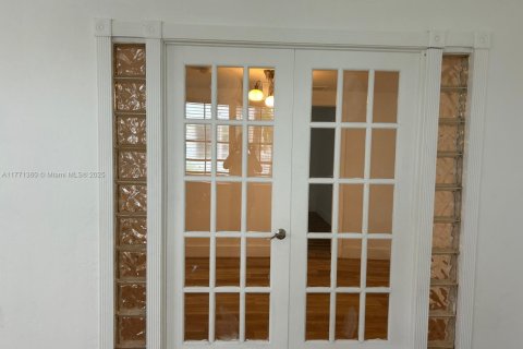 Купить кондоминиум в Майами-Бич, Флорида 1 комната, 66.33м2, № 2002325 - фото 4