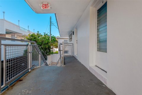 Apartment in Miami Beach, Florida 2 bedrooms, 111.48 sq.m. № 1850639 - photo 15