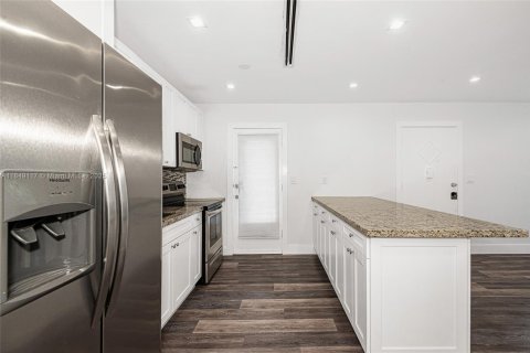Apartment in Miami Beach, Florida 2 bedrooms, 111.48 sq.m. № 1850639 - photo 19