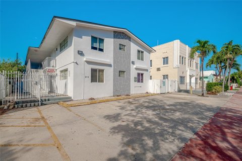 Apartment in Miami Beach, Florida 2 bedrooms, 111.48 sq.m. № 1850639 - photo 1