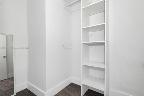Apartment in Miami Beach, Florida 2 bedrooms, 111.48 sq.m. № 1850639 - photo 12