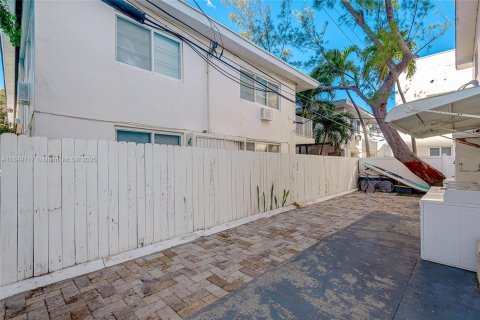 Apartment in Miami Beach, Florida 2 bedrooms, 111.48 sq.m. № 1850639 - photo 16