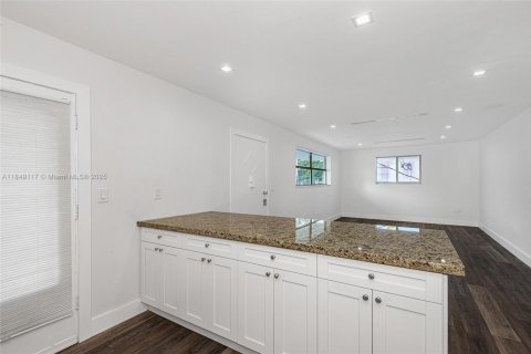 Apartment in Miami Beach, Florida 2 bedrooms, 111.48 sq.m. № 1850639 - photo 2