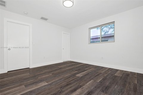 Apartment in Miami Beach, Florida 2 bedrooms, 111.48 sq.m. № 1850639 - photo 10