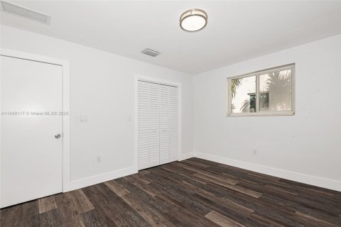 Apartment in Miami Beach, Florida 2 bedrooms, 111.48 sq.m. № 1850639 - photo 5