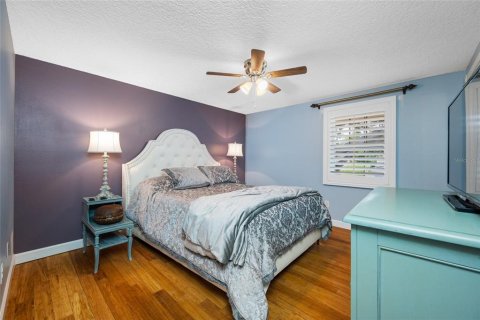 Villa ou maison à vendre à Tampa, Floride: 3 chambres, 244.43 m2 № 2094533 - photo 17