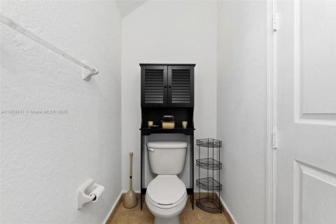 Adosado en venta en Cutler Bay, Florida, 4 dormitorios, 204.48 m2 № 1975039 - foto 15