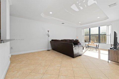 Adosado en venta en Cutler Bay, Florida, 4 dormitorios, 204.48 m2 № 1975039 - foto 5
