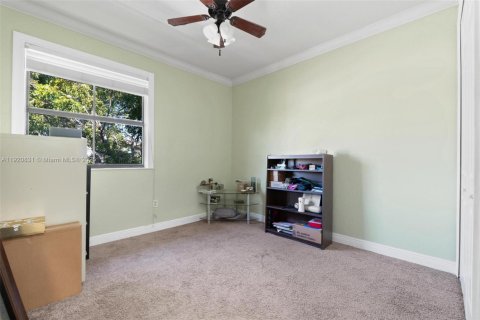 Adosado en venta en Cutler Bay, Florida, 4 dormitorios, 204.48 m2 № 1975039 - foto 27