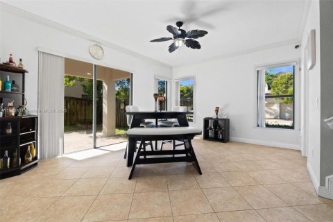 Adosado en venta en Cutler Bay, Florida, 4 dormitorios, 204.48 m2 № 1975039 - foto 12