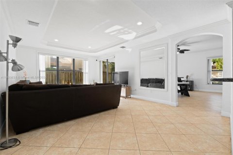 Adosado en venta en Cutler Bay, Florida, 4 dormitorios, 204.48 m2 № 1975039 - foto 4