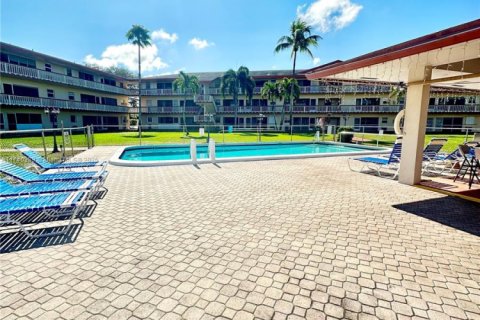 Condominio en venta en Hollywood, Florida, 2 dormitorios, 89.93 m2 № 1811632 - foto 28