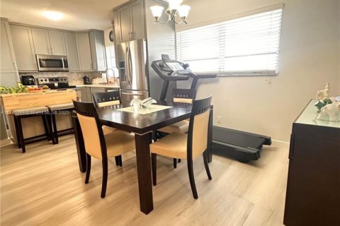 Condominio en venta en Hollywood, Florida, 2 dormitorios, 89.93 m2 № 1811632 - foto 5