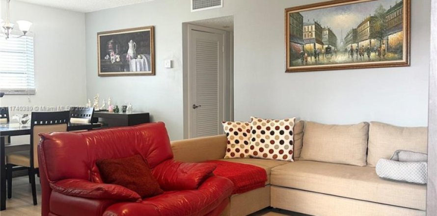 Condominio en Hollywood, Florida, 2 dormitorios № 1811632