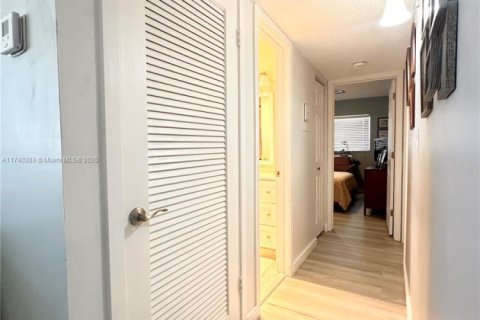 Condominio en venta en Hollywood, Florida, 2 dormitorios, 89.93 m2 № 1811632 - foto 9