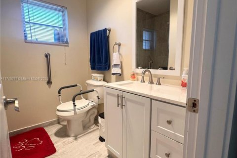 Condominio en venta en Hollywood, Florida, 2 dormitorios, 89.93 m2 № 1811632 - foto 11