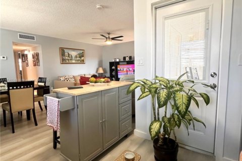 Condominio en venta en Hollywood, Florida, 2 dormitorios, 89.93 m2 № 1811632 - foto 8