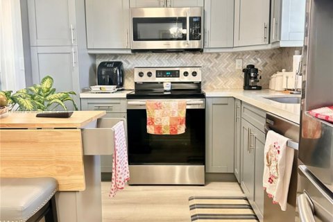 Condominio en venta en Hollywood, Florida, 2 dormitorios, 89.93 m2 № 1811632 - foto 4