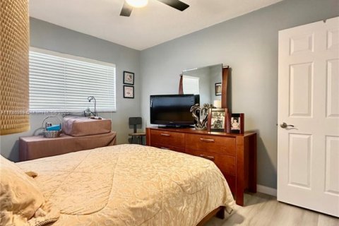 Condominio en venta en Hollywood, Florida, 2 dormitorios, 89.93 m2 № 1811632 - foto 16