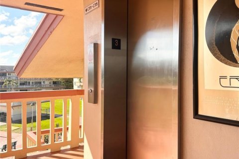 Condominio en venta en Hollywood, Florida, 2 dormitorios, 89.93 m2 № 1811632 - foto 24