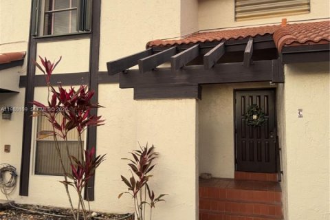 Купить таунхаус в Майами, Флорида 3 спальни, 144.93м2, № 2043713 - фото 2