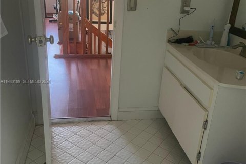 Купить таунхаус в Майами, Флорида 3 спальни, 144.93м2, № 2043713 - фото 14