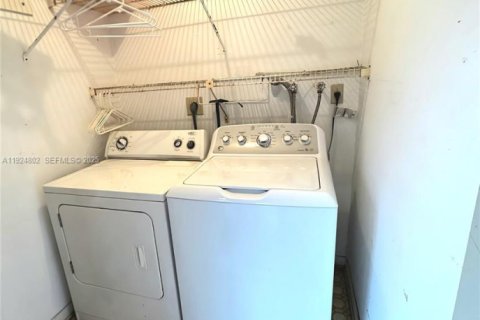 Condominio en venta en Tamarac, Florida, 3 dormitorios, 108.05 m2 № 1984116 - foto 25