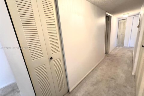 Condominio en venta en Tamarac, Florida, 3 dormitorios, 108.05 m2 № 1984116 - foto 10