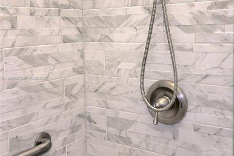 Condominio en venta en Tamarac, Florida, 3 dormitorios, 108.05 m2 № 1984116 - foto 12