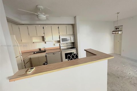 Condominio en venta en Tamarac, Florida, 3 dormitorios, 108.05 m2 № 1984116 - foto 4