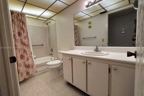 Condominio en venta en Tamarac, Florida, 3 dormitorios, 108.05 m2 № 1984116 - foto 20