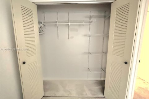 Condominio en venta en Tamarac, Florida, 3 dormitorios, 108.05 m2 № 1984116 - foto 19