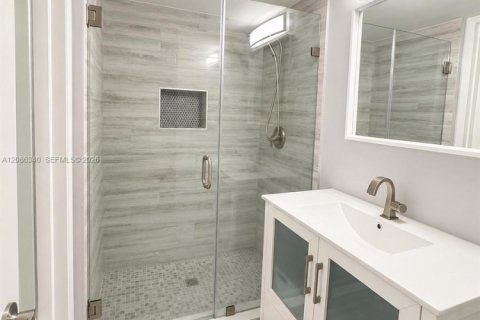 Apartment in Sunrise, Florida 2 bedrooms, 74.32 sq.m. № 2363607 - photo 10