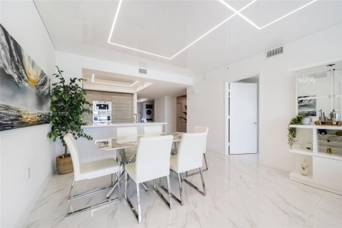 Copropriété à vendre à Sunny Isles Beach, Floride: 2 chambres, 141.58 m2 № 1980103 - photo 11