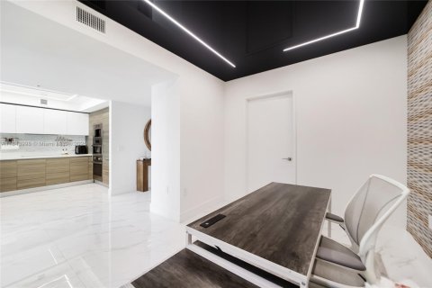 Copropriété à vendre à Sunny Isles Beach, Floride: 2 chambres, 141.58 m2 № 1980103 - photo 21