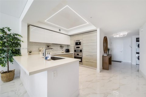 Copropriété à vendre à Sunny Isles Beach, Floride: 2 chambres, 141.58 m2 № 1980103 - photo 15