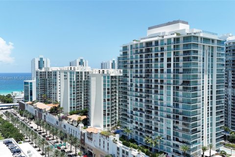 Copropriété à vendre à Sunny Isles Beach, Floride: 2 chambres, 141.58 m2 № 1980103 - photo 3