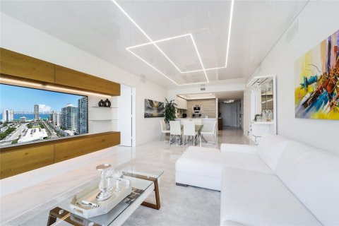 Copropriété à vendre à Sunny Isles Beach, Floride: 2 chambres, 141.58 m2 № 1980103 - photo 10
