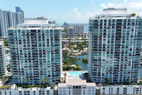 Copropriété à vendre à Sunny Isles Beach, Floride: 2 chambres, 141.58 m2 № 1980103 - photo 2