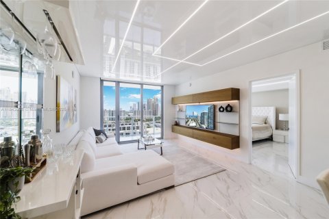 Copropriété à vendre à Sunny Isles Beach, Floride: 2 chambres, 141.58 m2 № 1980103 - photo 4