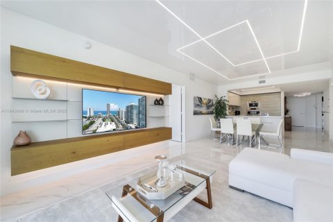Copropriété à vendre à Sunny Isles Beach, Floride: 2 chambres, 141.58 m2 № 1980103 - photo 6