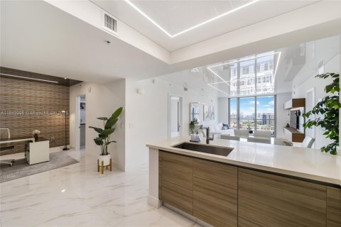 Copropriété à vendre à Sunny Isles Beach, Floride: 2 chambres, 141.58 m2 № 1980103 - photo 17